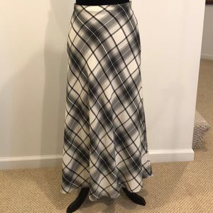 Black and white diagonal plaid skirt